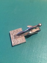 Vintage 60s silver plated Textured Square and Seahorse tie clip (bar style) image 4