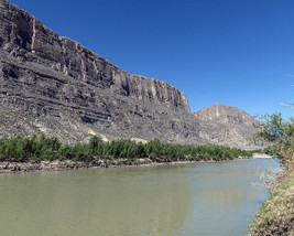 Rio Grande River passes through Big Bend National Park in Texas Photo Print - £7.15 GBP+