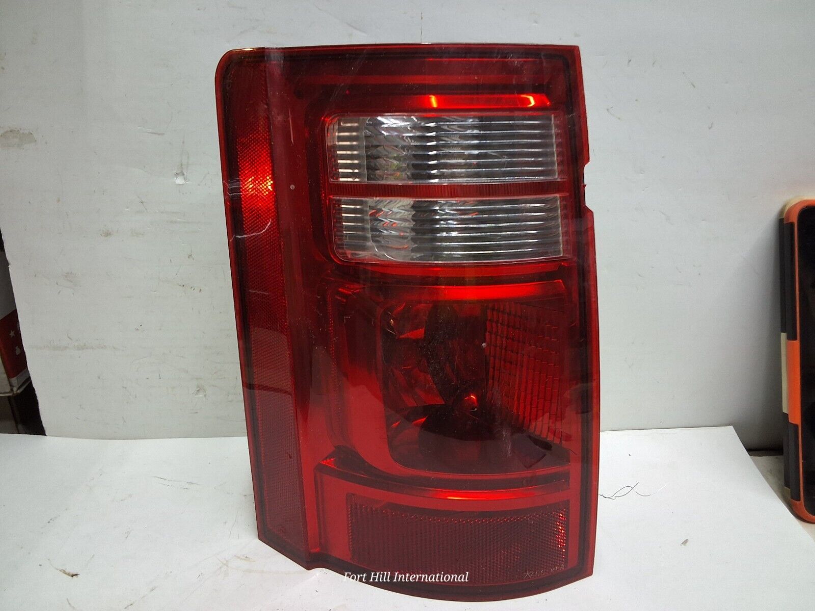 08 09 10 Dodge caravan left drivers outer tail light assembly 05113205AB... - $29.69