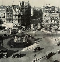 Piccadilly Circus Wrigley&#39;s 1943 Tipperary Literary England Photo Print ... - £16.02 GBP