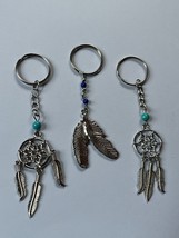 Lot of Silvertone Dreamweaver &amp; Double Feather Key Chains or Backpack Pu... - £9.08 GBP