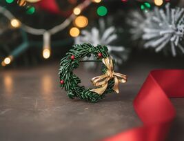 Holly Wreath Brooch Pin | Vintage Signed Green Enamel Christmas Jewelry ... - $22.99