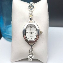 Ladies Quartz Analog Watch F31137 New Battery - $28.06