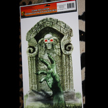 Halloween Horror Prop--ZOMBIE Demon Monster Crypt GRABBER--Floor Wall Decoration - £3.02 GBP