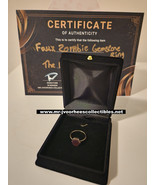AMC The Walking Dead Original Screen Used Faux Zombie Gemstone Ring Movi... - $5,047.38 MXN