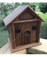1998 Classic Collectors Edition Model 9715  Wood House Shaped AM-FM Radi... - $857.68 MXN