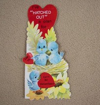 VINTAGE VALENTINE CARD BLUEBIRD NEST BIRDS I&#39;VE HATCHED OUT A PLAN 1960s - €6,86 EUR