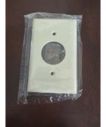 Cooper Wiring 2131V-BOX Walplat 1G Outlt Ivybulk - $108.95 MXN