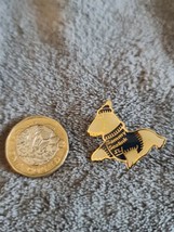 Seal Pin Badge - $79.38 MXN