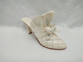 Just The Right Shoe Venus In Pearls 1999 Raine Shoe Figurine - $9.89