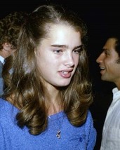 Brooke Shields circa 1980 in blue dress attending Hollywood event 8x10 photo - £7.61 GBP