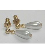 Vintage new old stock 70&#39;s gold tone faux pearl pear shape dangle earrin... - £3.93 GBP