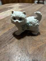 Vintage HOMCO White Cat Blue Bow Figurine Kitten Kitty Kitsch 80&#39;s Persian  - $8.60