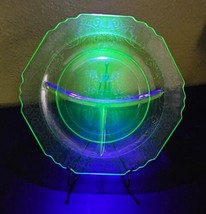 Hazel Atlas Florentine No 1 Pattern Uranium Glass Grill Plate Circa 1932-35 - £23.67 GBP