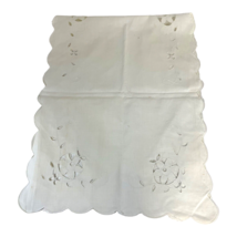 Vintage White Flower Cut Out Scallopped Holiday Victorian Table Runner 1... - $28.04