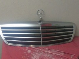 07-09 Mercedes W221 S Class S550 S450 Front Radiator Grille Grill W/ORNAMENT Oem - £193.98 GBP