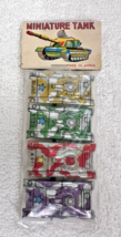 MIP Miniature Military Tanks Tin Litho 4 Pack Never Opened Japan 1 3/8&quot; - €15,78 EUR