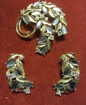 VINTAGE SARAH COVENTRY  BLUE RHINESTONE PIN MATCHING EARRINGS - GORGEOUS - $45.27