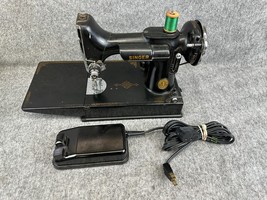 Singer 221-1 Featherweight Sewing Machine, Case, Manuals &amp; Accessories - WORKS!! - £290.72 GBP