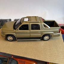 2002 Escalade Ext 1:27 SCALE SILVER GRAY  ANSON - £7.13 GBP
