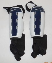 Nike Youth Soccer Shin Guards Size Large 4&#39;7&quot;-4&#39;11&quot; Blue White - £7.79 GBP