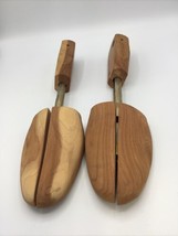 Vintage Pair GH Bass &amp; Co Wooden Cedar Wood Shoe Tree Shapers Stretchers, Size M - £11.87 GBP