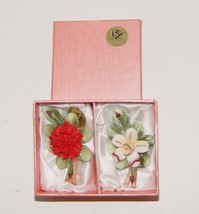   Set of Two Capodimonte Porcelain Carlo Savastano Jewelry Flower Pin Brooches - £25.96 GBP