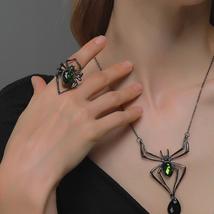 Gothic Vintage Green Crystal Spider Pendant Necklace - £8.49 GBP