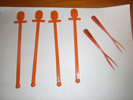 4 The Fijian Resort Hotel Swizzle Sticks Drink Stirrers And 2 Small Forks - £5.61 GBP