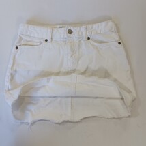 Old Navy RN#54023 Youth Girls Size 14 (26×13) White Mini Denim Frayed Skirt  image 11