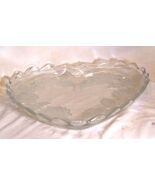 Crystal Clear Studios Serving Platter Etched Frosted Chrysanthemums Hear... - $904.78 MXN