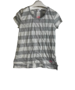 Under Armour Girls Loose Heatgear Striped Shirt Youth Gray, Medium  - $282.06 MXN