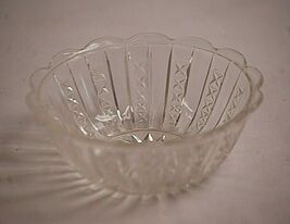 Vintage Clear Glass Custard Dish Pudding Sauce Bowl Ribbed Stars Scallop... - $9.89