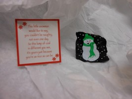 Ganz &quot;Green Snowman Bean Hat Hand Paint Lump Coal W/Card&quot; 2&quot;X2&quot; NEW Stoc... - $54.36 MXN