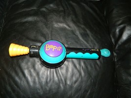 Bop It Pull It Twist It Handheld Electronic 1996 Electronic Game-Works - £15.18 GBP
