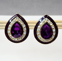 Vintage Gold-tone Teardrop Purple Rhinestones Enamel Clip-on Stud Earrings 1.25&quot; - £19.73 GBP