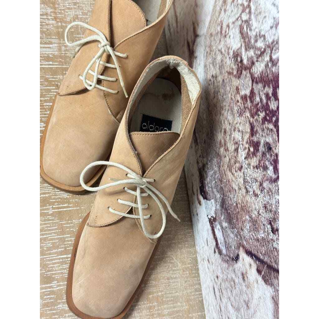 VTG Aldora Chukka Boots Booties  Suede Leather Heeled Spain 8.5 B Square Toe Item image 2