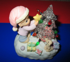 Precious Moments Figurine Boy Placing Star On Tree 4003327 Lights up Fib... - $25.73