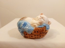 Vintage Avon Siamese Kitten/ Cat in Laundry Basket Potpourri Holder Figurine - $9.90