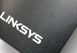 Linksys Velop WHW0303B AC2200 Tri-Band Mesh Wi-Fi 5 System (3 Pack) - Black  image 3