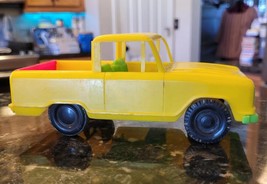 Vintage Amloid Plastic Yellow Green Ford Bronco Toy Pickup Truck W Tailg... - $34.95