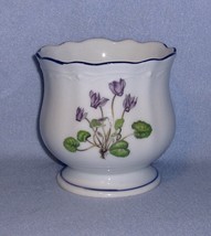 Takahashi TAK2 Footed Vase Planter Flower Cache Pot Floral Design - £7.20 GBP