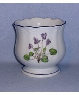 Takahashi TAK2 Footed Vase Planter Flower Cache Pot Floral Design - $9.53 CAD