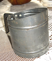 Flour Sifter-Foley-Tin-Vintage-USA-1940&#39;s - £6.39 GBP