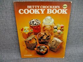 Betty Crocker&#39;s Cooky Book  Paperback By Betty Crocker 1977 21st printing - £14.90 GBP