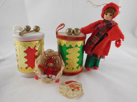 Vintage Cardboard Gold Foil Velvet Drum + Felt wire 4.5&quot; doll Christmas Ornament - £12.40 GBP