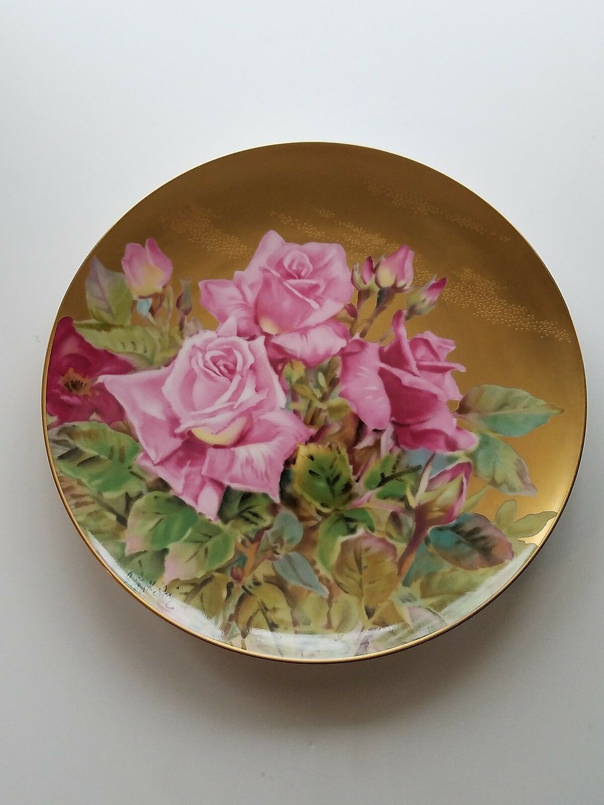 Primary image for Noritake ROSES STUDIO COLLECTION Wall Plate 10 1/2" Pink Green Tons of Gold VFC