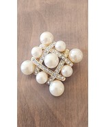 Vintage Pearl And Rhinestone Geometric brooch gold tone color - $26.06 CAD