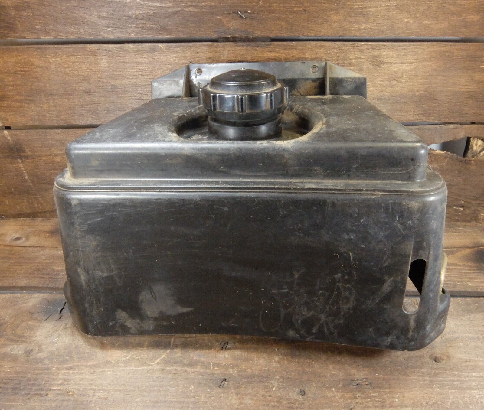 Used John Deere AM121937 Fuel Tank fits STX38 - £39.34 GBP