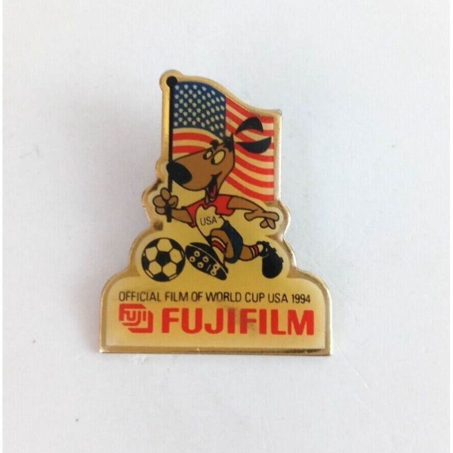 Vtg Fujufilm Official Film Of The World Cup 1994 Dog Playing Soccer Hat Pin - $8.42